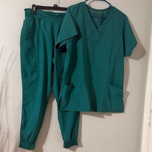 Hunter green Women's Scrub Set size L